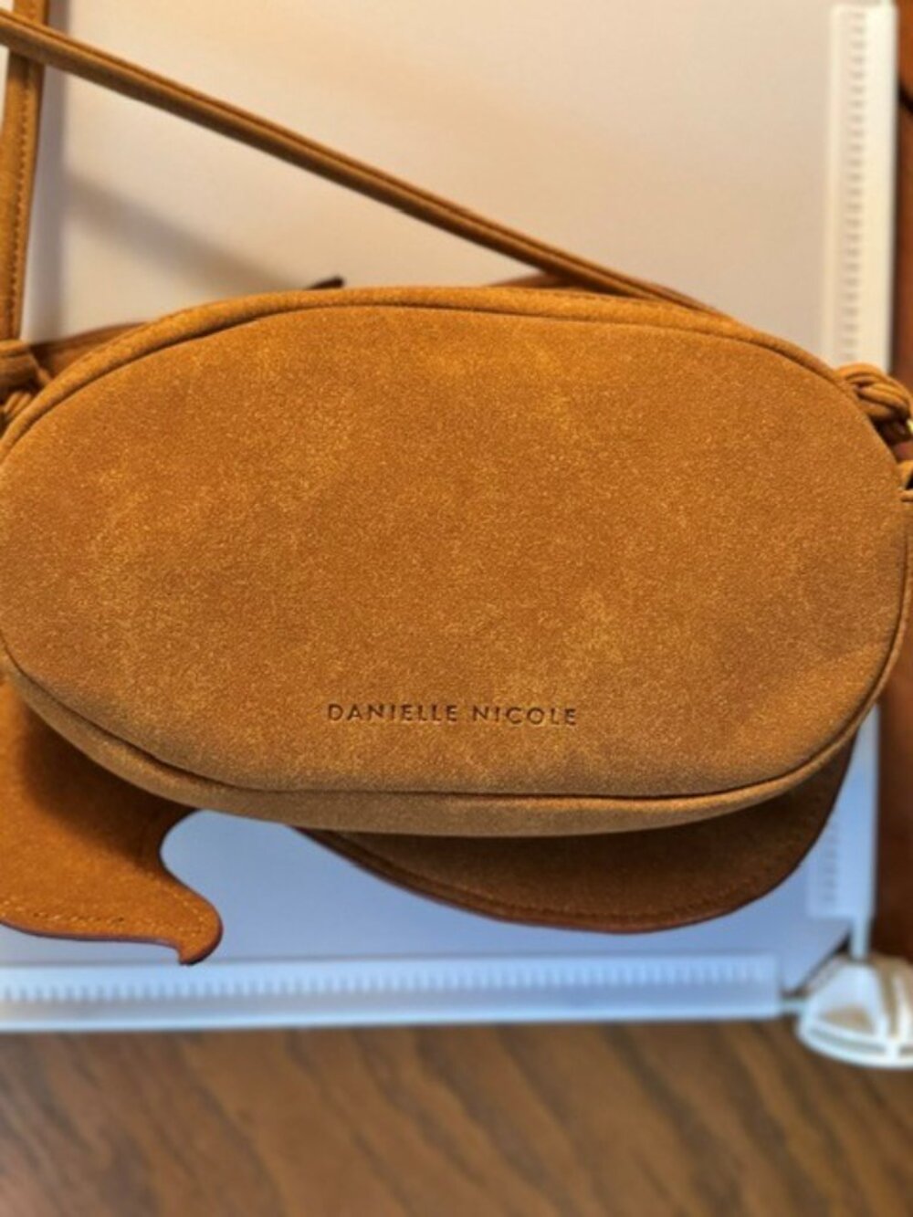 Danielle Nicole Disney Pocahontas Crossbody Bag NWT - Picture 2 of 4